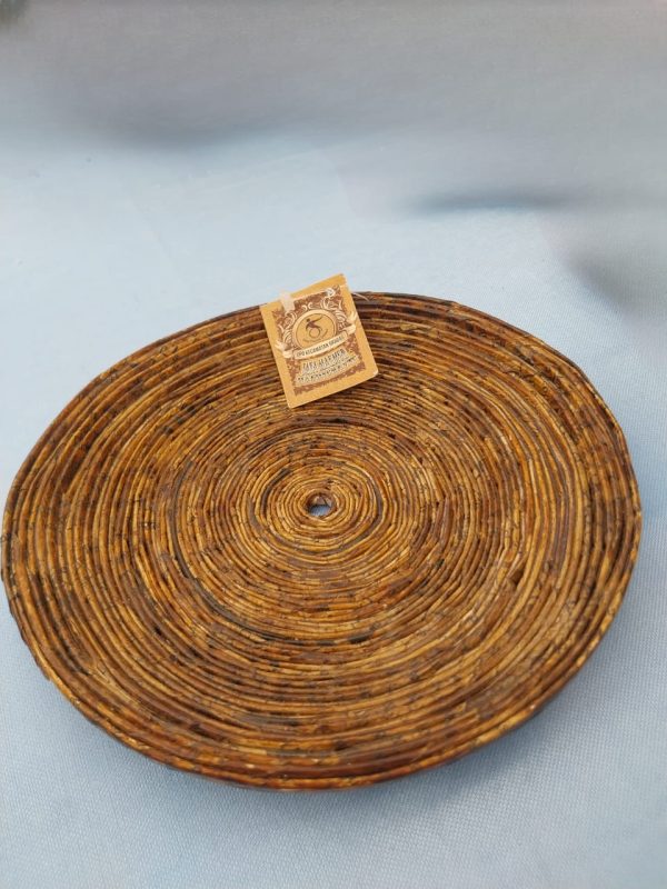 Piring -Anyaman Koran Bekas-