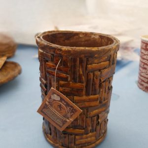 Tempat Pensil Bundar -Anyaman Koran-